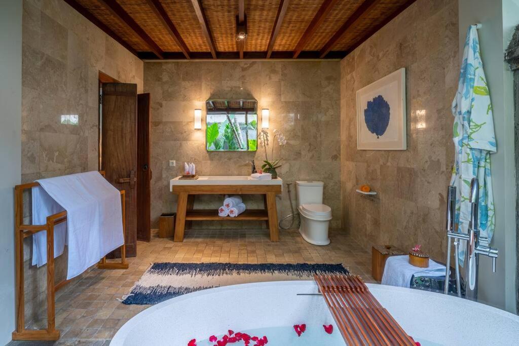 New! Asmara - Indulgent Luxury 15 Mins From Canggu *