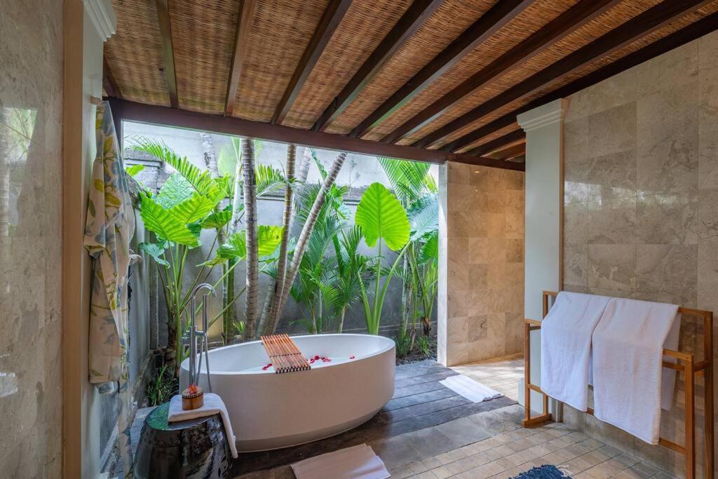Villa New! Asmara - Indulgent Luxury 15 Mins From Canggu *