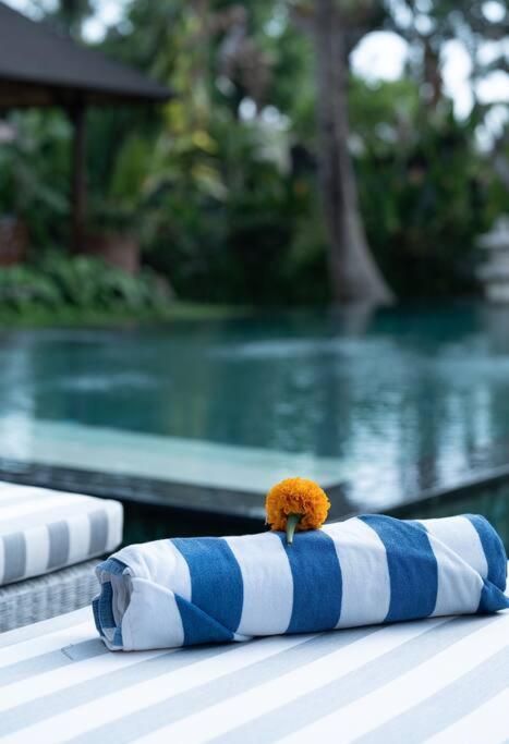 New! Asmara - Indulgent Luxury 15 Mins From Canggu Villa Tanah Lot (Bali)
